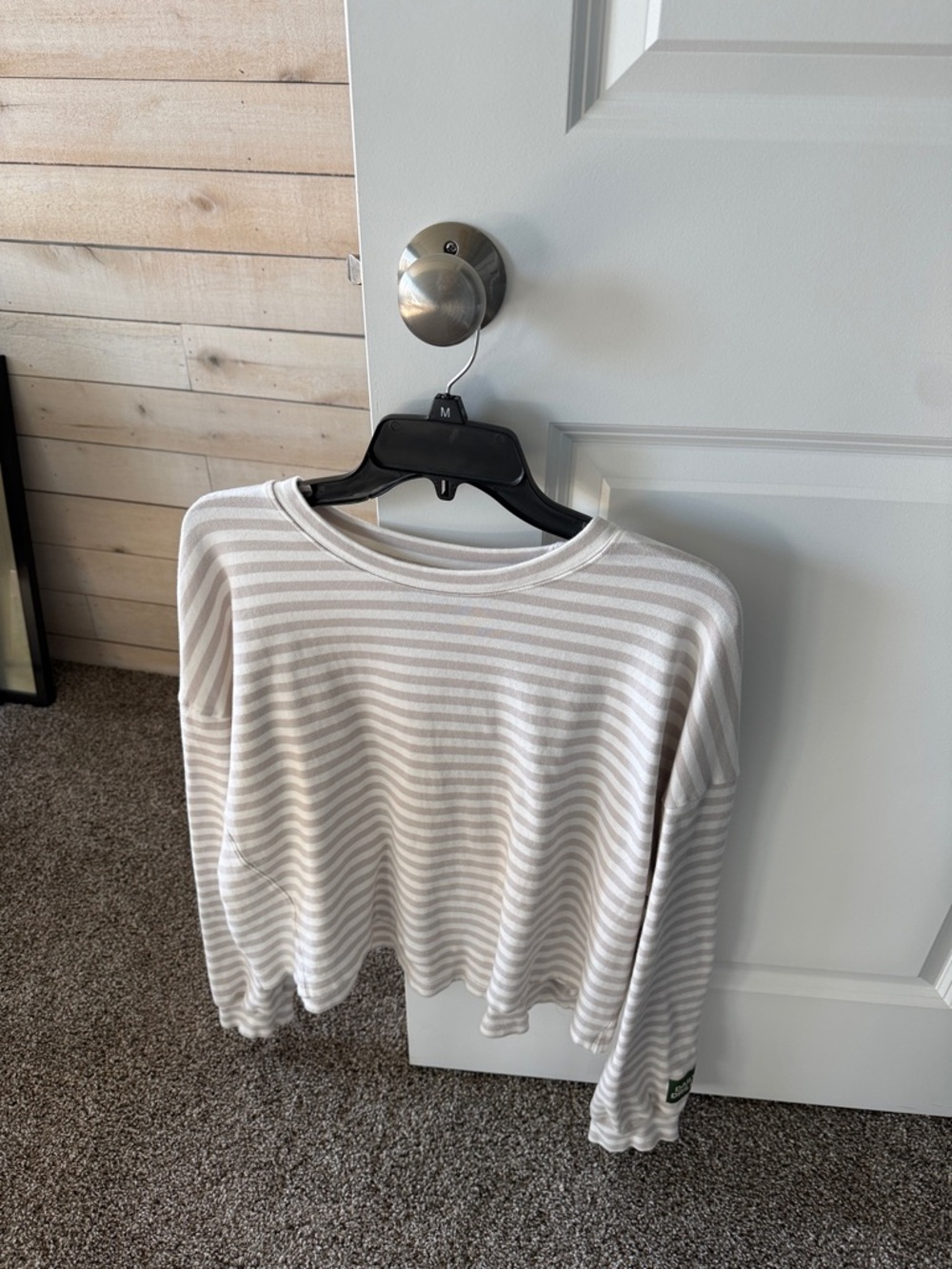 Daily drill size medium/large striped white and cream long sleeve top